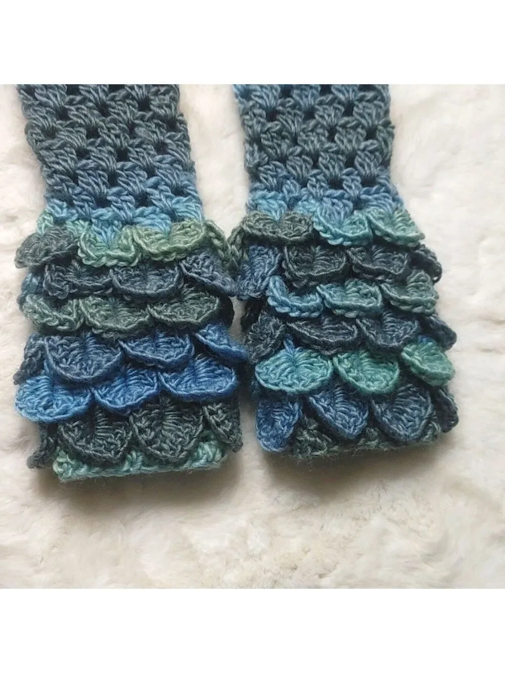 Just In! Handmade Dragonscale Fingerless Texting Gloves Wool Blue/Green